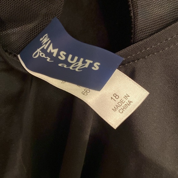 Swimsuits for All “Starburst” High Neck One Piece Swimsuit 🩱 CHLORINE RESISTANT - Picture 5 of 6